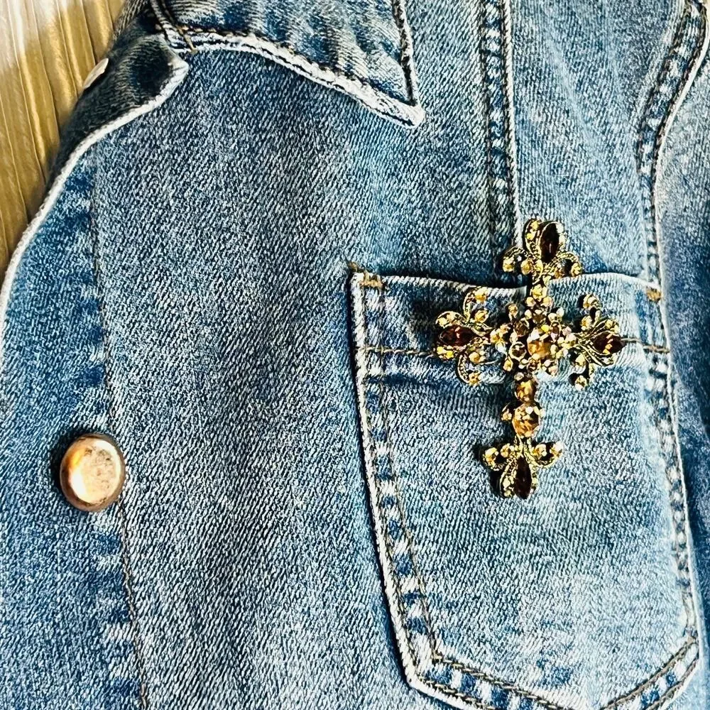 Gothic Cross Pendant Brooch Amber Rhinestone Antiqued Gold Tone Fleur de Lis